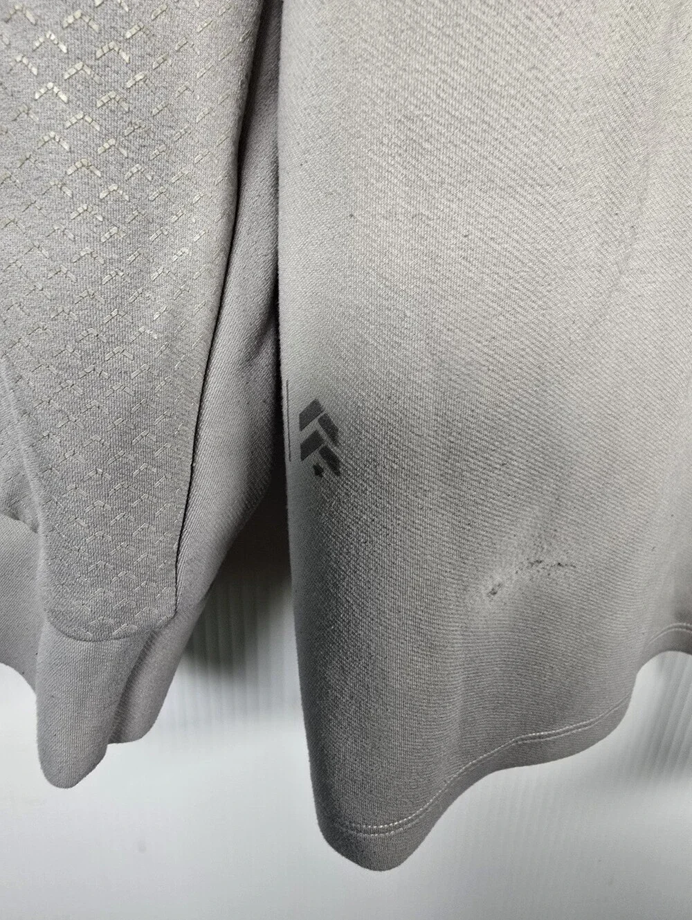 Lululemon Men's Light Gray Pullover Hoodie Size Large Zippered Pockets